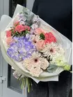 Купить 
Сборный букет "Тайна встречи" с доставкой по городу