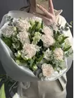 Купить Дуобукет из белой альстромерии и бежевой гвоздики с доставкой на дом в Томске