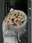 Оформить заказ на Букет из 19 нежно-персиковых кустовых роз в Томске