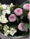 Купить Дуобукет из сиреневой хризантемы и белой эустомы с бесплатной доставкой по городу Томск