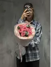 Оформить заказ на Букет из 7 пионовидных роз Pink Expression с эвкалиптом в Томске