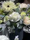 Купить Сборная композиция в шляпной коробке "Сальери" в Томске