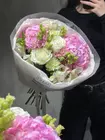 Купить Сборный букет с гортензиями "Розовый залив" в Томске