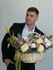 Сборная композиция в корзине "Осязая прекрасное" с доставкой в Томске