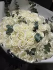Купить  Букет из 51 белой розы "Плайа Бланка" в Томске на 8 Марта