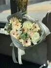 Сборный букет с мини герберой купить в Томске с бесплатной доставкой