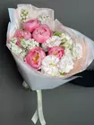 Сборный букет с пионами и сиренью "Шарм" заказать с бесплатной доставкой по Томску