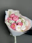 Сборный букет из пионов и сирени купить в Томске