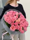 Доставить Букет из 35 нежно-розовых классических роз в оформлении по городу Томску