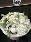 Заказать Сборный букет в белых оттенках "Воздушная легкость" в Томске