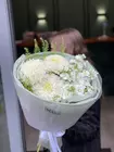 Доставить Сборный букет в бело-зеленой гамме "Холст"