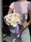 Купить с бесплатной доставкой по Томску Композиция в шляпной коробке "Вальс нежности"