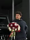 Букет из белых и бордовых пионов с бесплатной доставкой по Томску