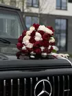 Заказать Букет из белых и бордовых пионов в Томске