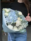 Купить Букет в бело-голубой гамме "Витая в облаках" с доставкой в Томске