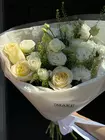 Заказать с бесплатной доставкой по Томску Сборный букет "Кремовый свет"