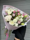 Купить в Томске с доставкой Сборный букет с лилией "Черничное эскимо"