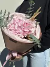 Заказать Букет с гортензией "Розовый закат" с бесплатной доставкой по городу Томск