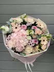 Купить Сборный букет в нежной гамме "Волнительный момент" с доставкой по городу Томск