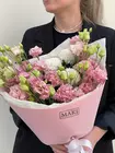 Купить Дуобукет из одиночной хризантемы и розовой эустомы в Томске