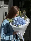 Купить Букет с голубой гортензией "Синева" в Томске