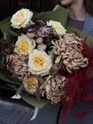 Доставить Сборный букет с пионовидными розами "Fuego" по городу Томск