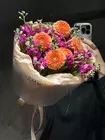 Заказать Дуобукет из оранжевых гербер и пурпурной маттиолы в Томске