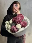 Купить Дуобукет из серых гвоздик и винных хризантем в Томске