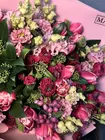 Оформить заказ на Сборный букет "Малиновый восторг" в Томске с доставкой на дом