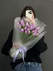 Купить Букет из 35 лавандовых тюльпанов в оформлении в Томске