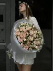 Заказать Букет из 19 нежно-персиковых кустовых роз с доставкой по городу Томск