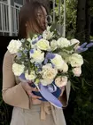 Доставка Композиция в шляпной коробке "Пена волны" по городу Томск