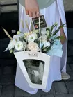 Купить сборный букет в сумочке «Новый урок» с доставкой в Томске