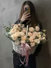 Доставка цветочной композиции в корзине "Пудровая гармония" в городе Томск