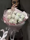 Купить букет из гвоздик и нерине "Хрустальные струны" в Томске
