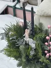 Заказать новогоднюю композицию "Пудровый сочельник" с доставкой по городу Томск