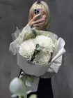 Букет из 3 одиночных хризантем Tutu с эвкалиптом купить в Томске