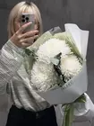 Букет из 3 одиночных хризантем Tutu с эвкалиптом доставить по городу Томск