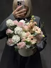 Купить композицию "Кремовый вернисаж" с доставкой в Томске