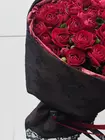 Букет из 9 красных кустовых роз заказать в Томске