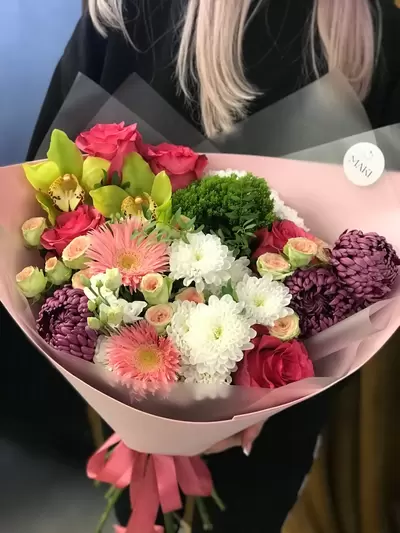 Купить Сборный букет "Цветочная аранжировка" в Томске