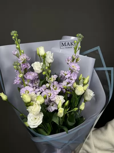 Доставить Сборный букет из маттиолы и эустомы в Томске
