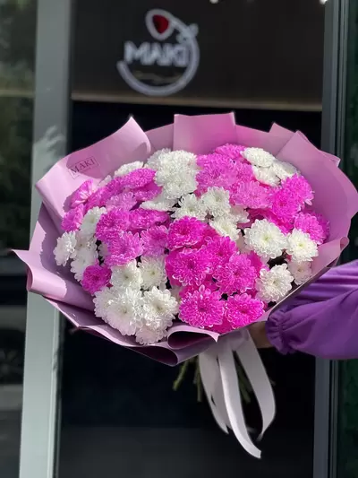 Букет из кустовых хризантем "White and pink"Букет из кустовых хризантем "White and pink"Букет из кустовых хризантем "White and pink"