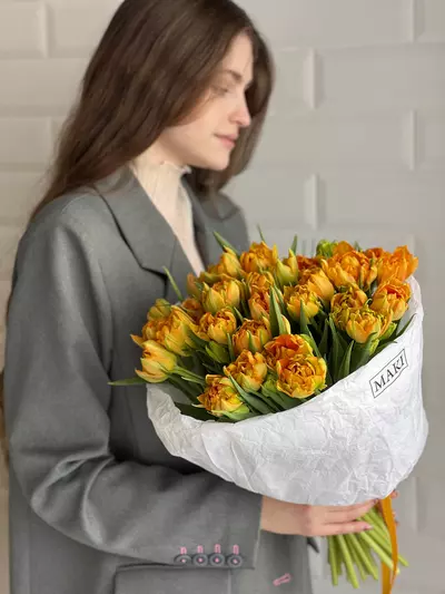 Купить  Букет из тюльпанов "Весенние лучи" в Томске на 8 Марта
