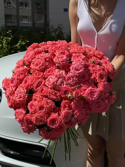 Букет из коралловых кустовых роз заказать в Томске