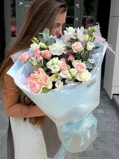Бесплатная доставка цветов Томск