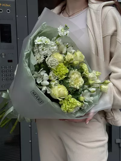 Купить Сборный букет "Снежный лайм" с бесплатной доставкой по Томску