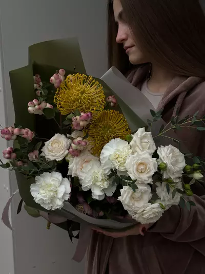 Доставить Сборный букет "Сказка зимнего сада" по городу Томск
