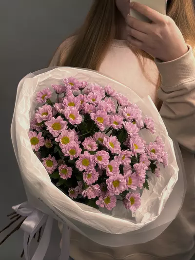 Купить Букет из 9 сиреневых кустовых хризантем SANTINI с доставкой по городу Томск