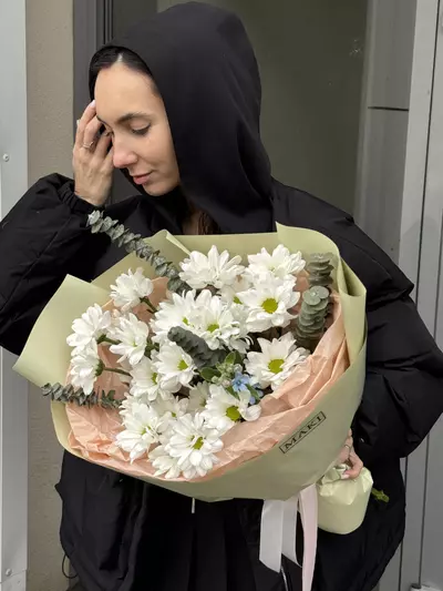 Заказать Букет из кустовых хризантем "Хлопковое небо" в Томске